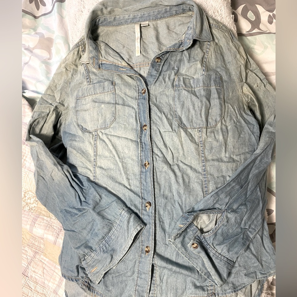 LC Lauren Conrad Button Down‎ Ombre Denim Shirt. Women’s Size Large.